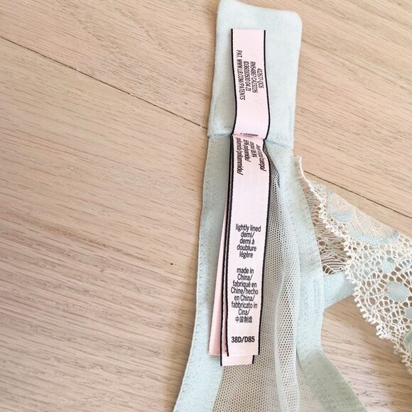 BUY 1 GET 1 FREE 38D Victorias Secret lightly lined demi mint lace bra - Picture 6 of 7